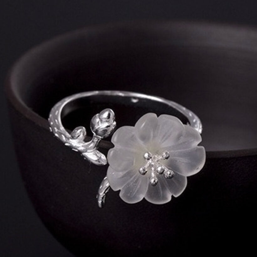 Bague Ajustable Quartz Clair et Argent 925 – Fleur de Tranquillité - Biloria
