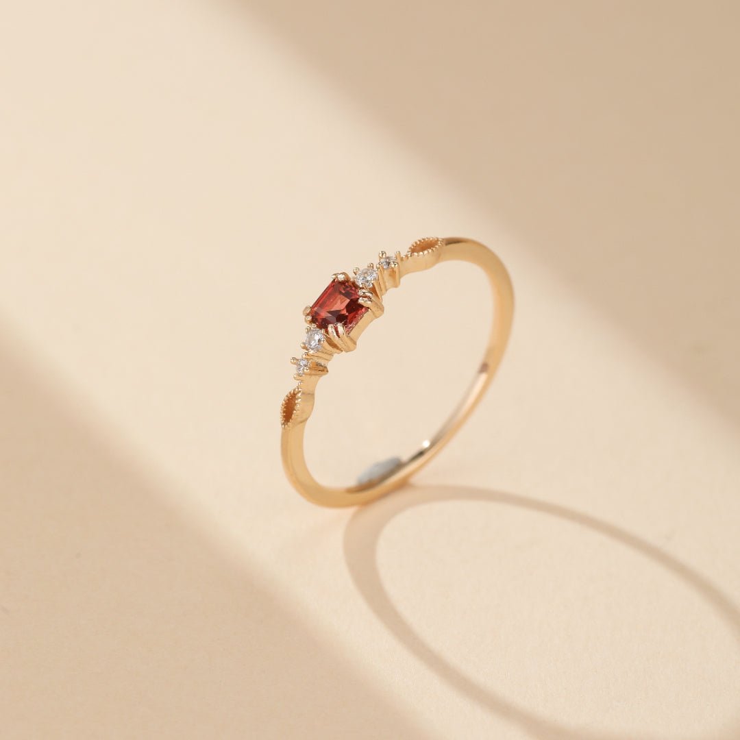 Bague en Grenat et Zircon – Argent Plaqué Or 14k pour la Passion - Biloria