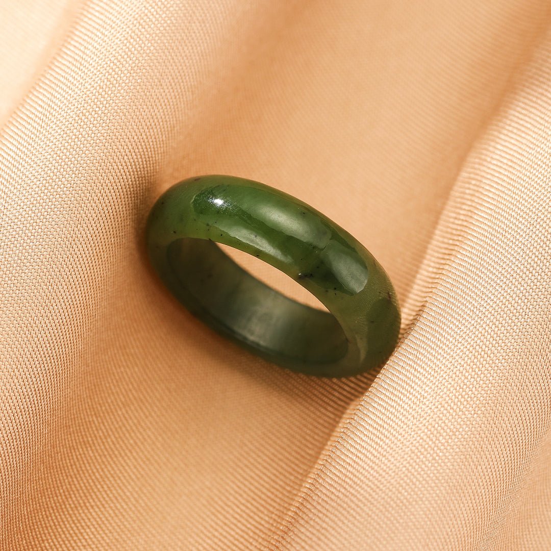 Bague en jade vert | Pierre naturelle de Russie | Feng Shui protecteur - Biloria