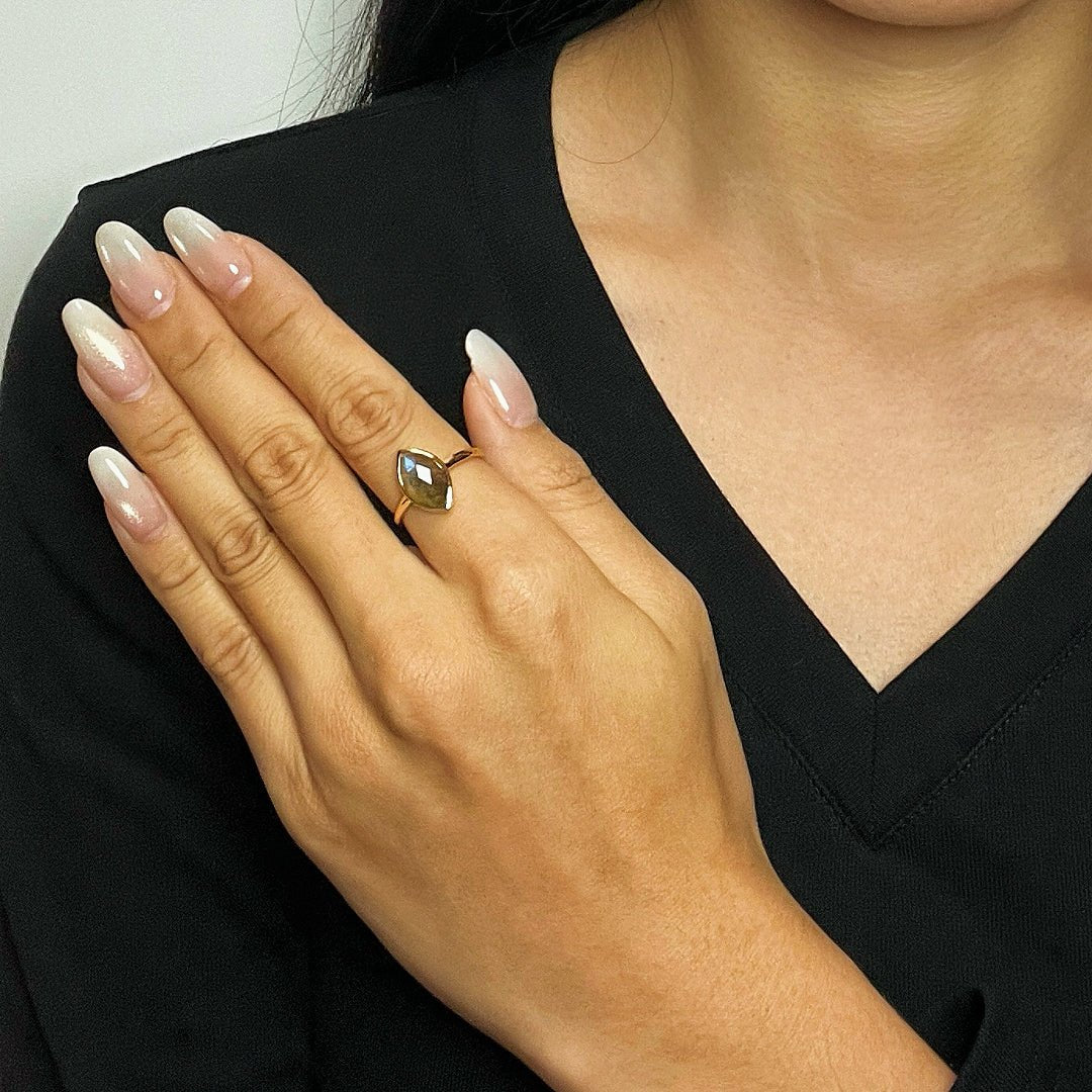 Bague Labradorite Feuille d'Âme Ajustable Argent Plaqué Or 10K - Biloria