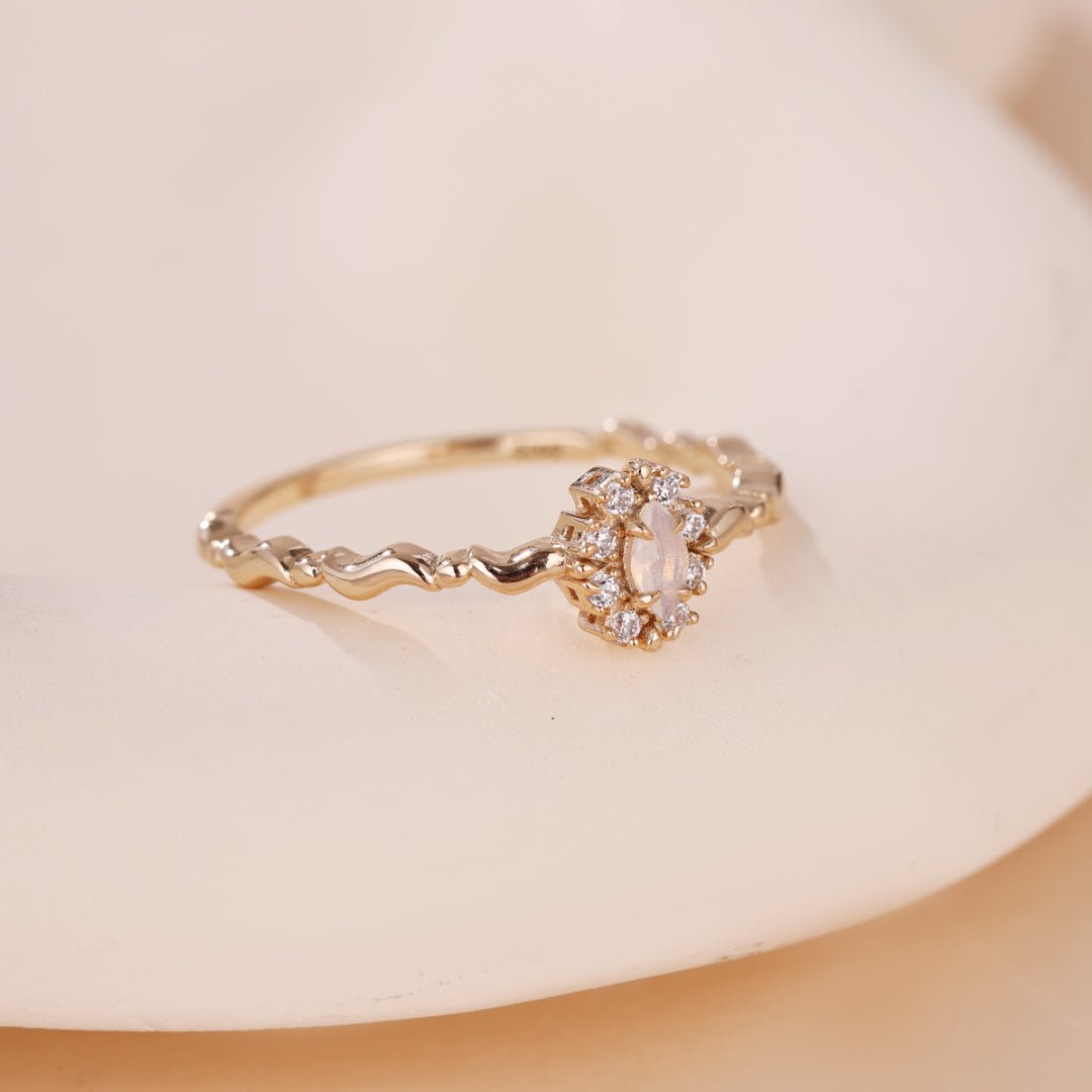 Bague Opale Blanche Brume Étoilée Argent Plaqué Or Taille FR49 à FR57 - Biloria