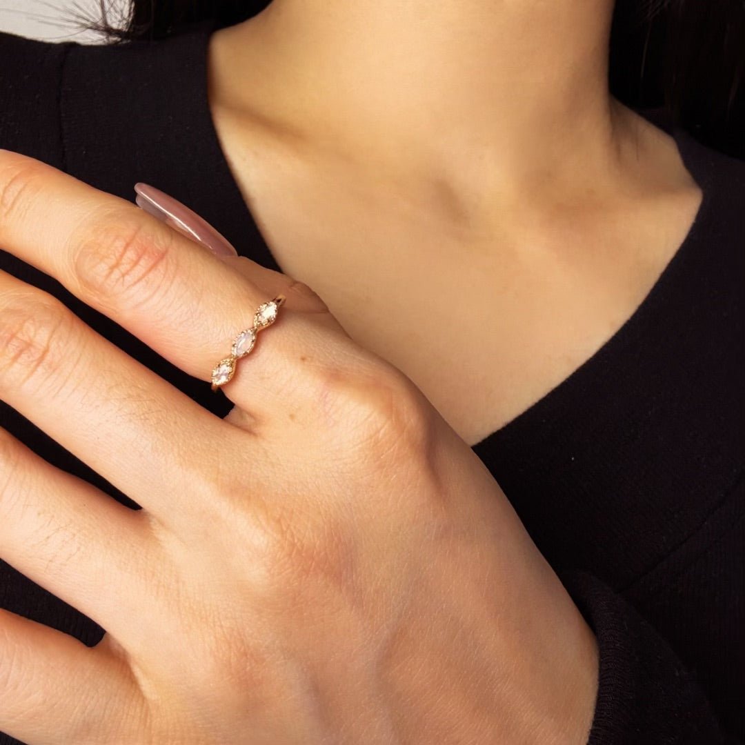 Bague Opale et Pierre de Lune - Harmonie Astrale en Argent Plaqué Or - Biloria