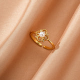 Bague Perle Fleur Dorée Plaqué Or 18K Ajustable - Biloria