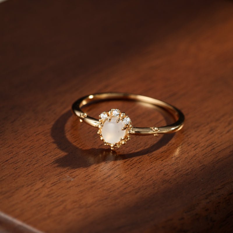 Bague Pierre de Lune en Argent Plaqué Or pour Intuition et Élégance - Biloria