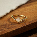 Bague Pierre de Lune Goutte Lumineuse en Argent Plaqué Or - Biloria