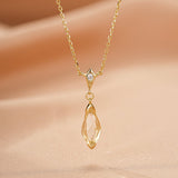 Besoin d'une lumière douce au quotidien ? Collier Cristal de Roche - Biloria