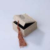 Boîte Cadeau Lotus en Lin Grise pour Bijoux - Biloria