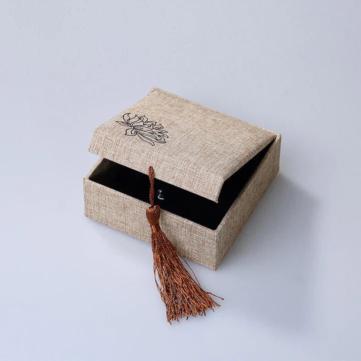 Boîte Cadeau Lotus en Lin Grise pour Bijoux - Biloria