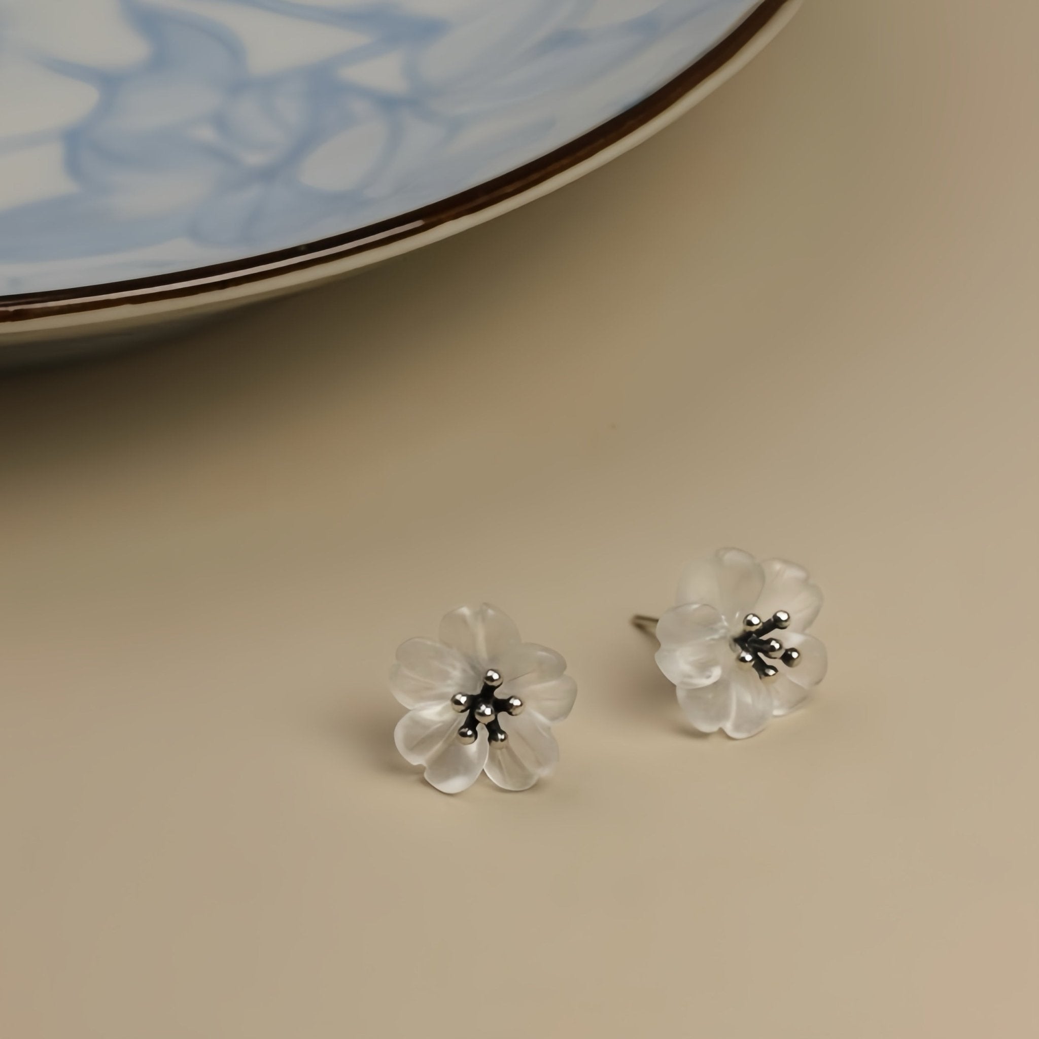 Boucles d'Oreilles Argent Plaqué Or avec Quartz Clair et Lotus - Biloria