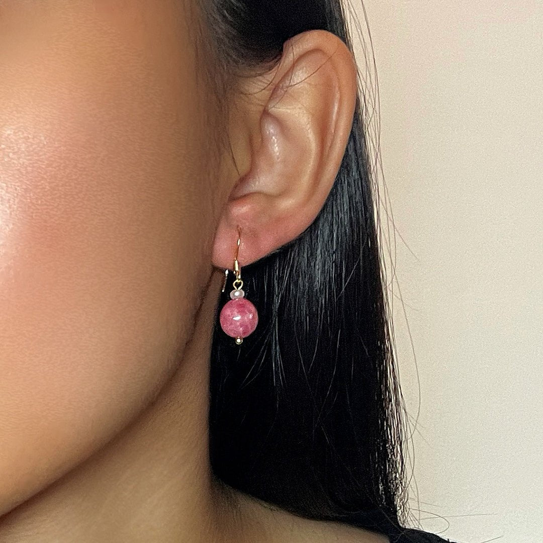 Boucles d'Oreilles en Rhodonite et Jade : Harmonie et Sérénité - Biloria