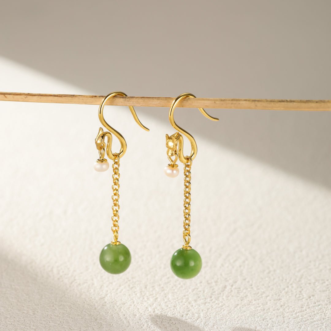 Boucles d'Oreilles Pendantes Jade et Perle, Harmonie Argent Plaqué Or - Biloria