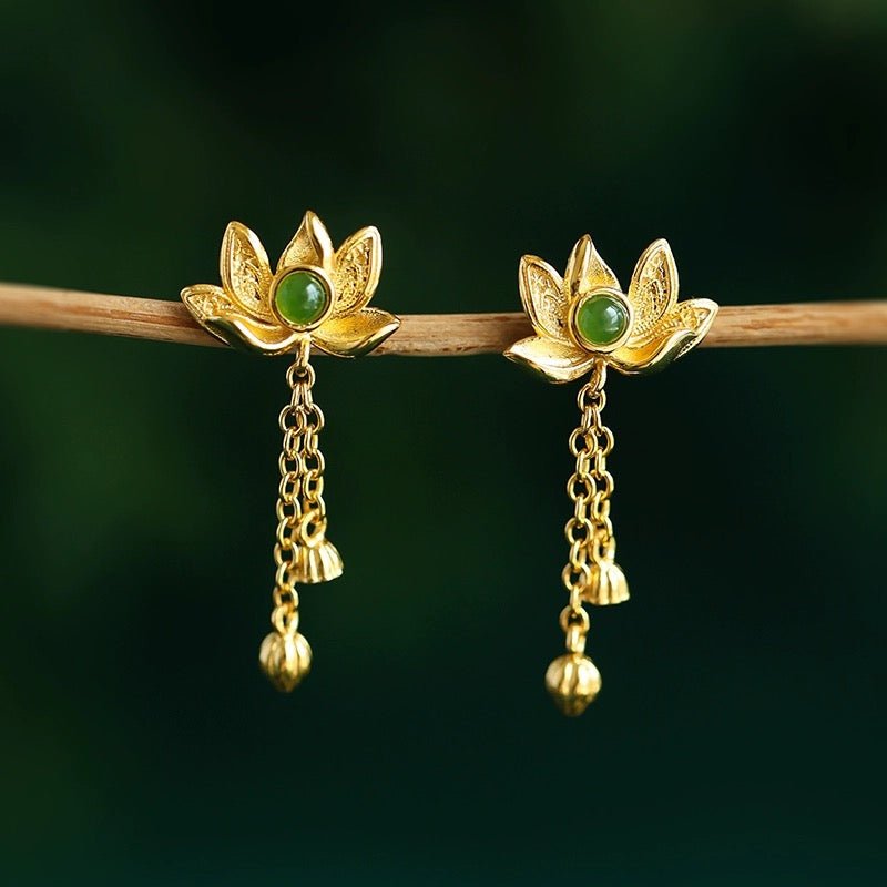 Boucles d'Oreilles Pendantes Lotus en Jade – Argent Plaqué Or - Biloria