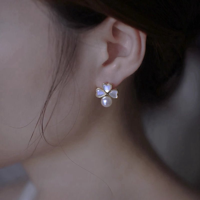 Boucles d'Oreilles Trèfle Perle Nacre Plaqué Or – Cadeau Féminin - Biloria