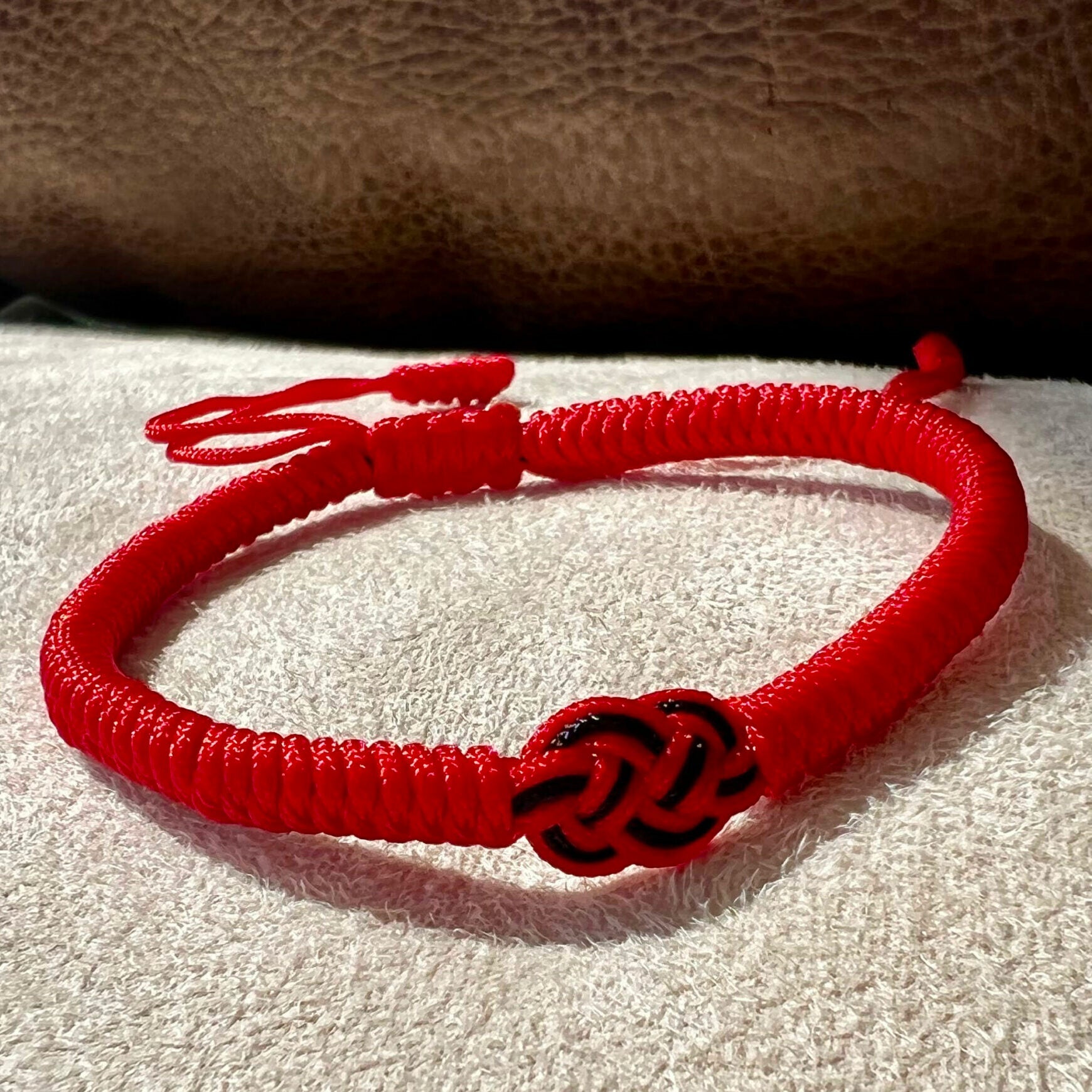 Bracelet Dragon Fil Rouge pour Bureau – Talisman Protection Chance - Biloria