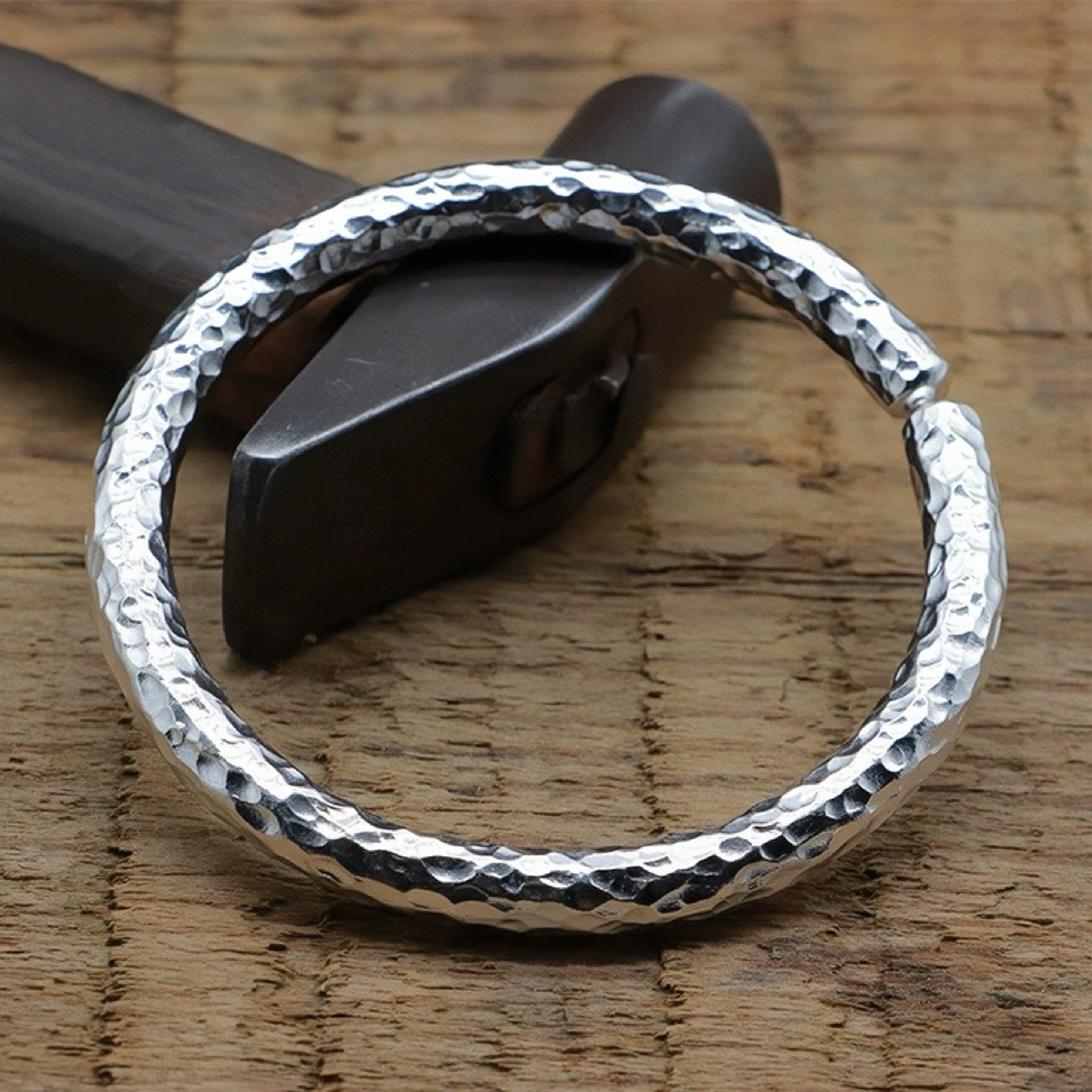 Bracelet Jonc Argent 999 Martelé | Bien-être et Protection - Biloria