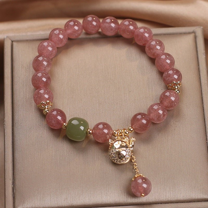 Bracelet Maneki-neko Quartz Fraise, Argent Plaqué Or - Biloria