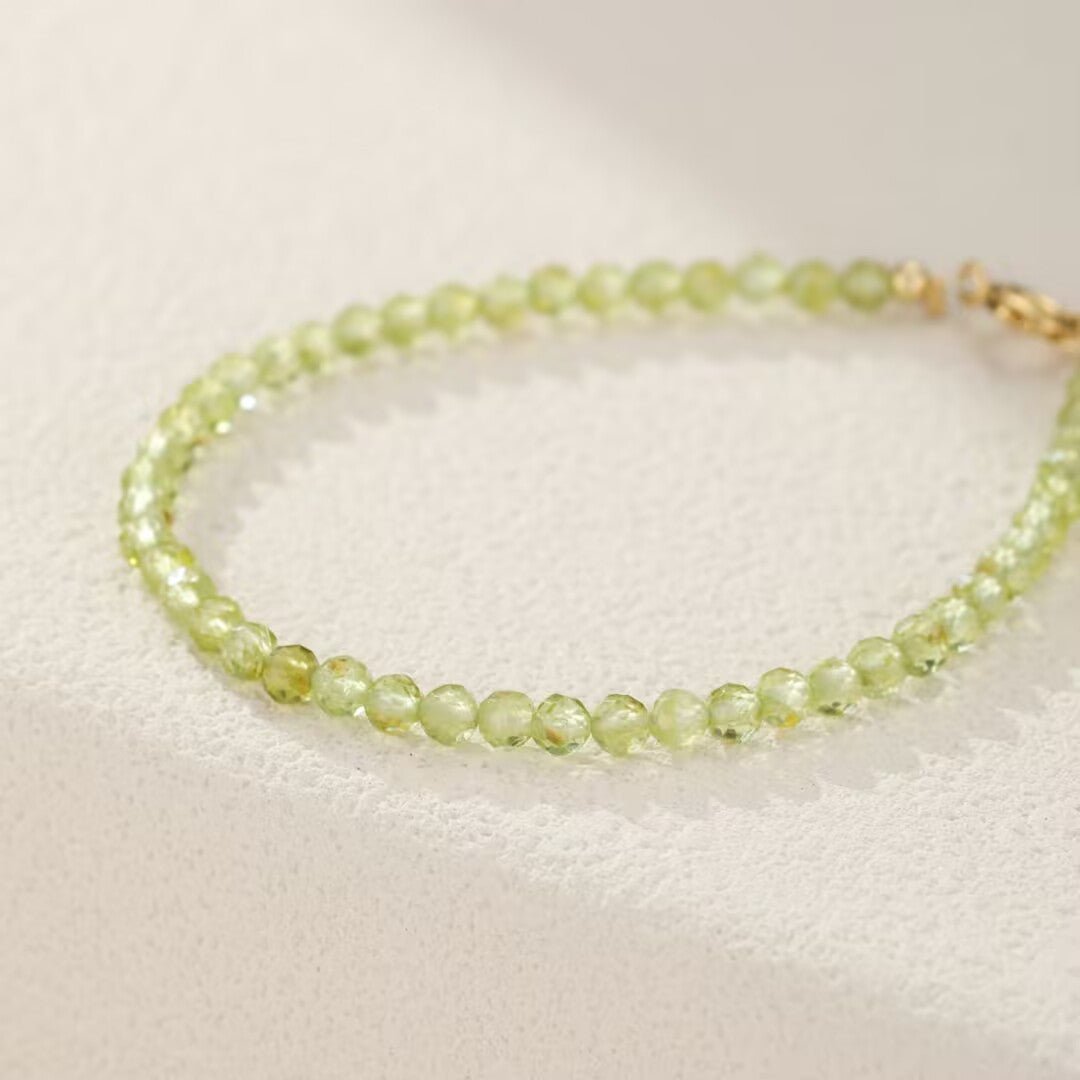 Bracelet Péridot Vert, Bijou Fait Main en Fil de Cuivre - Biloria
