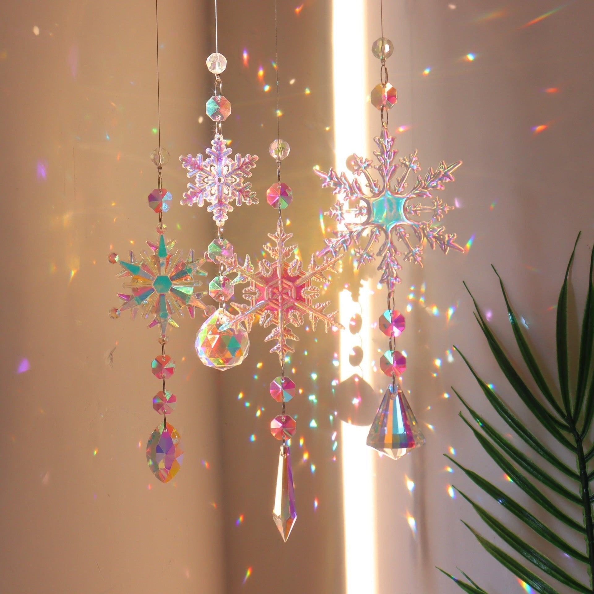 Capteur de Soleil en Cristal K9 – Flocon Enneigé, Art Déco Spirituel - Biloria