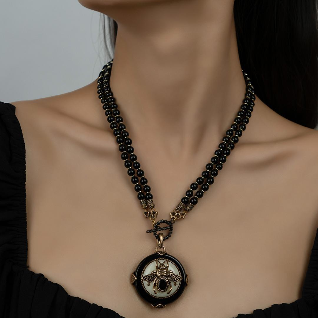 Collier Agate Noire Abeille Royale - Biloria
