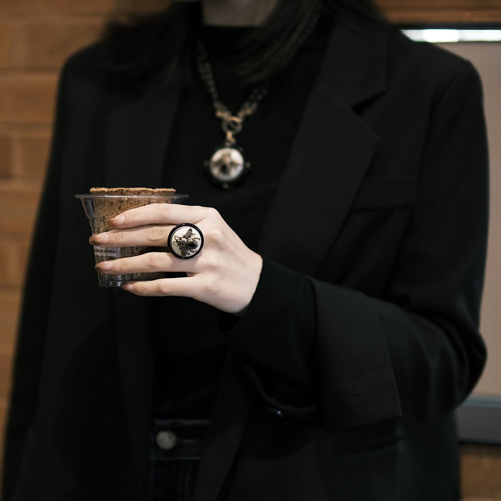 Collier Agate Noire Abeille Royale - Biloria