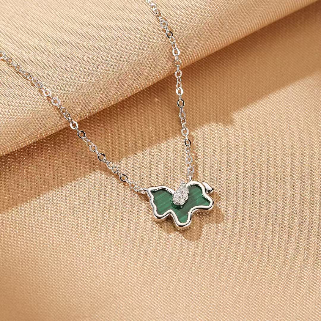 Collier Argent Malachite Cheval – Force et Élégance - Biloria