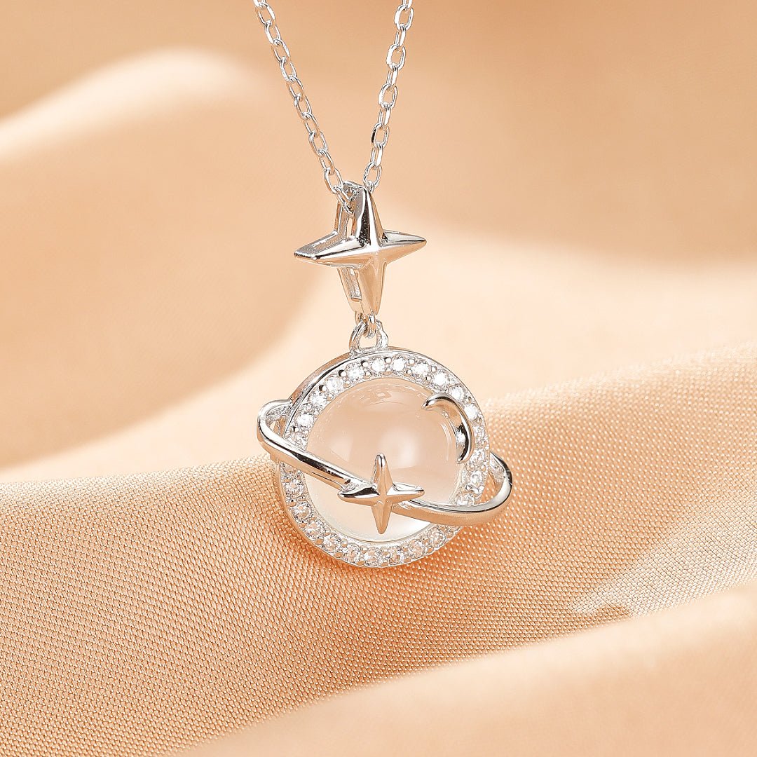 Collier Calcédoine Blanche Céleste - Bijou Étoile Lune - Biloria