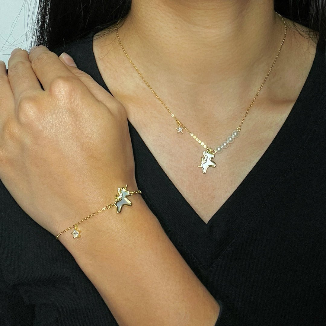 Collier Cheval Liberté Étoilée – Argent Plaqué Or - Biloria