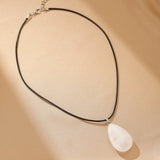 Collier Cristal de Roche Goutte – Clarté et Harmonie - Biloria