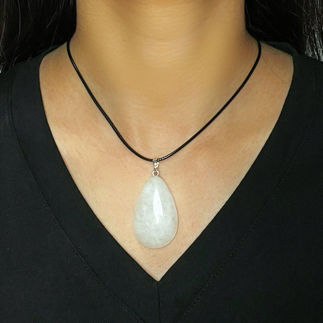 Collier Cristal de Roche Goutte – Clarté et Harmonie - Biloria