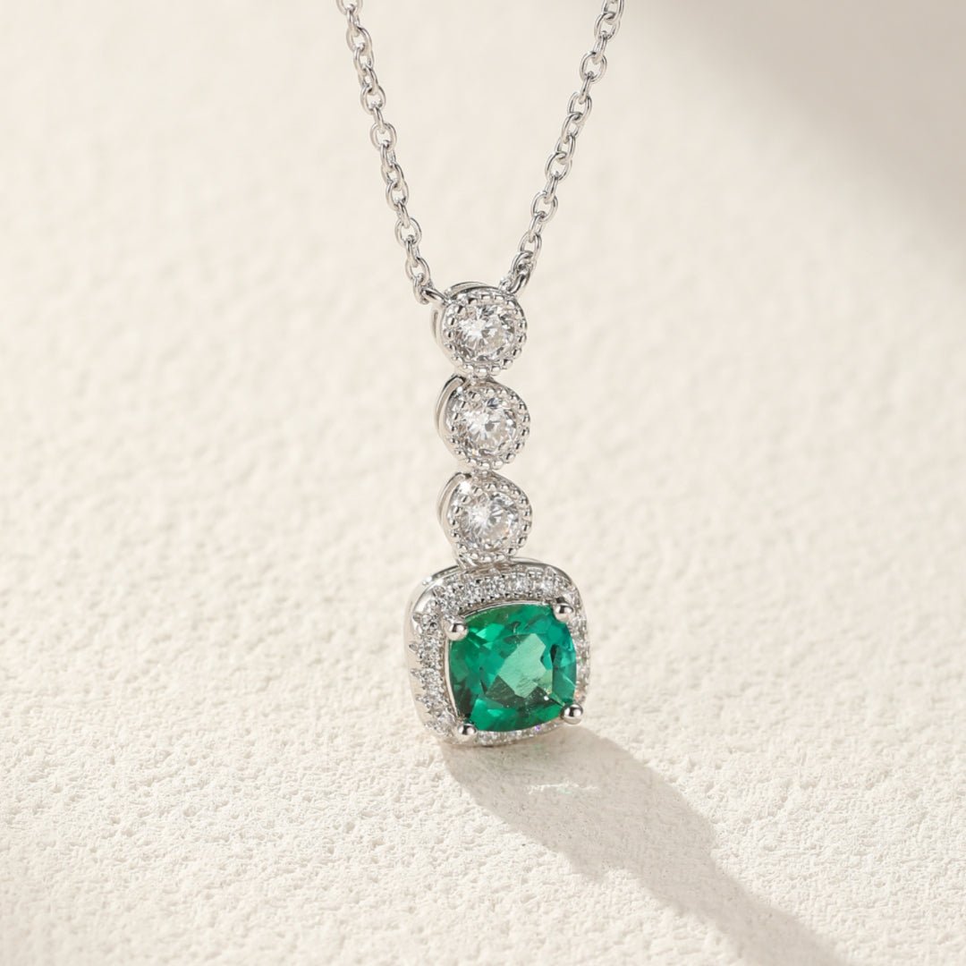 Collier Émeraude Zircon Argent Plaqué Platine – Bijou Tendance Bureau - Biloria