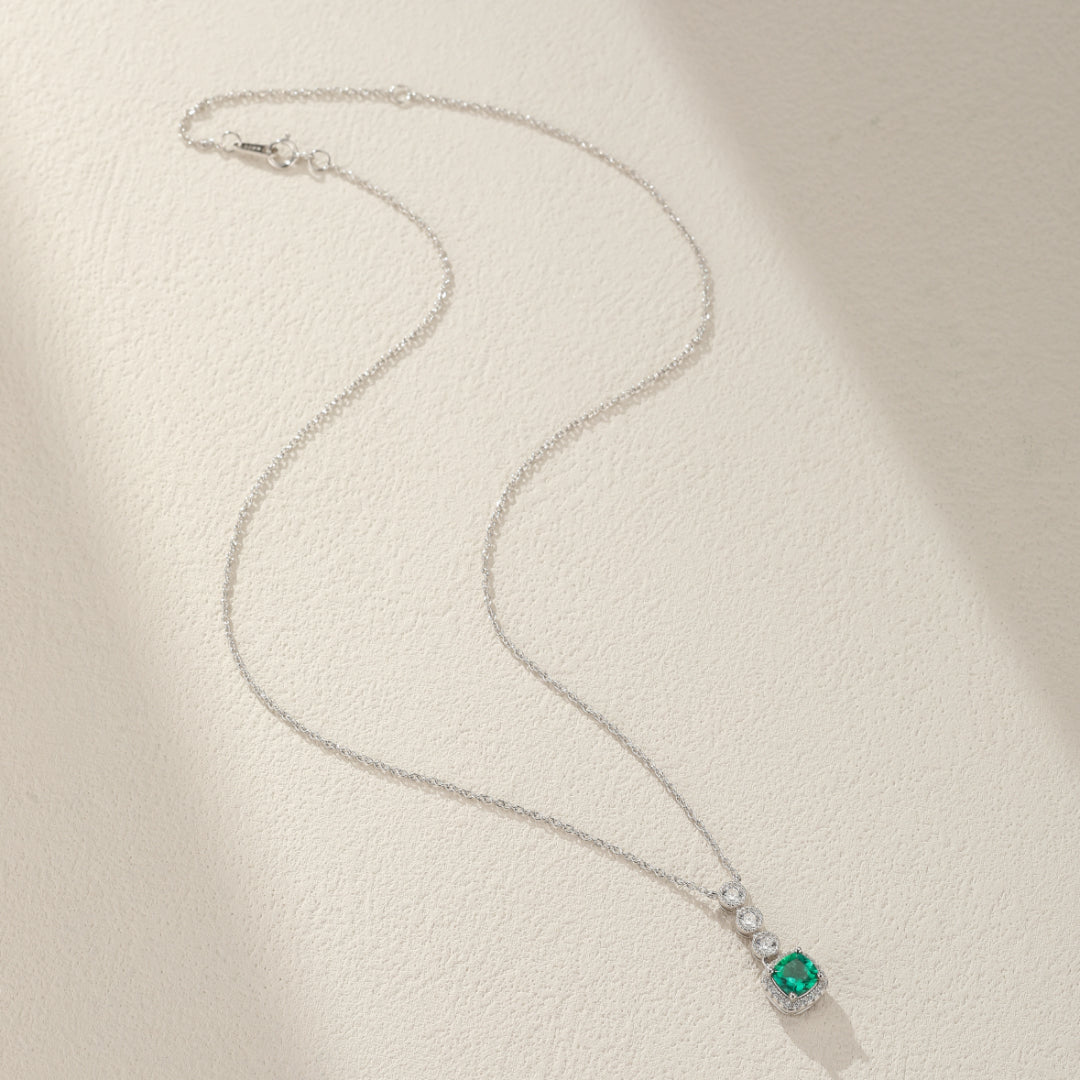 Collier Émeraude Zircon Argent Plaqué Platine – Bijou Tendance Bureau - Biloria