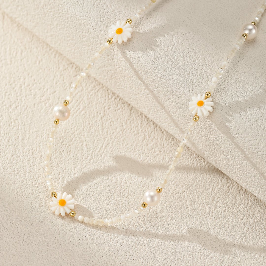 Collier enfant perles fleurs marguerite naissance - Biloria