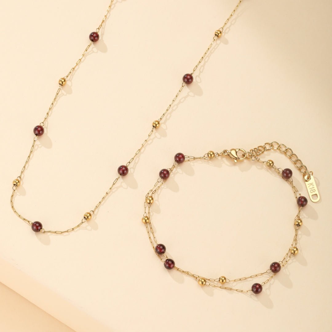 Collier Grenat et Perle – Plaqué Or 18K, Longueur Ajustable - Biloria