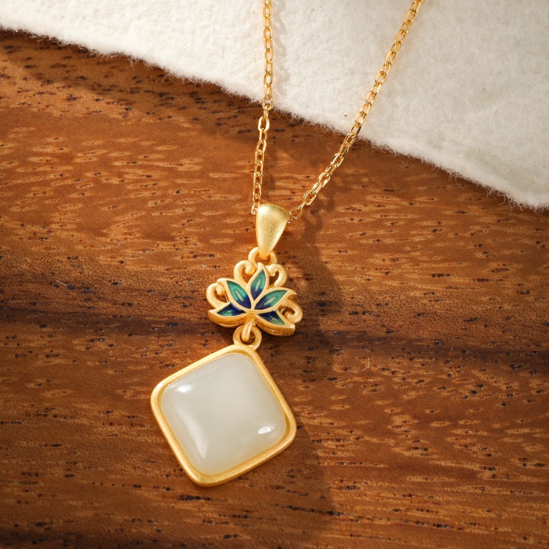 Collier Jade Blanc Lotus Bleu Argent Plaqué Or - Biloria