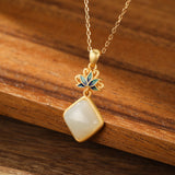 Collier Jade Blanc Lotus Bleu Argent Plaqué Or - Biloria