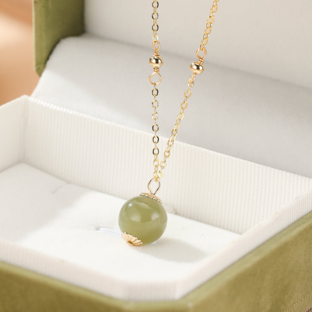 Collier Jade Néphrite, Chaîne Dorée Réglable | Bijou Zen - Biloria