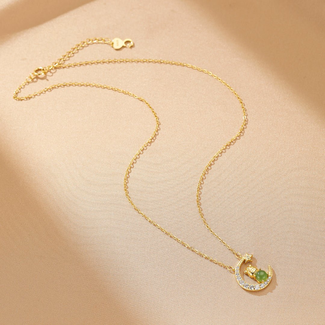 Collier Jade Néphrite Cheval Coq Lune Porte-Bonheur - Biloria