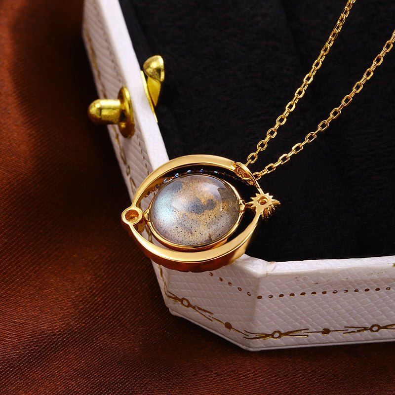 Collier Labradorite avec Pendentif Planète, Argent Plaqué Or 14k - Biloria