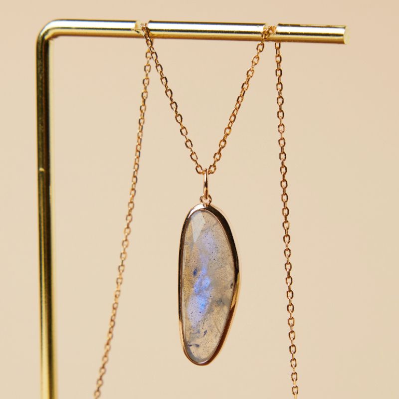 Collier Labradorite Élipse Protectrice – Argent Plaqué Or - Biloria