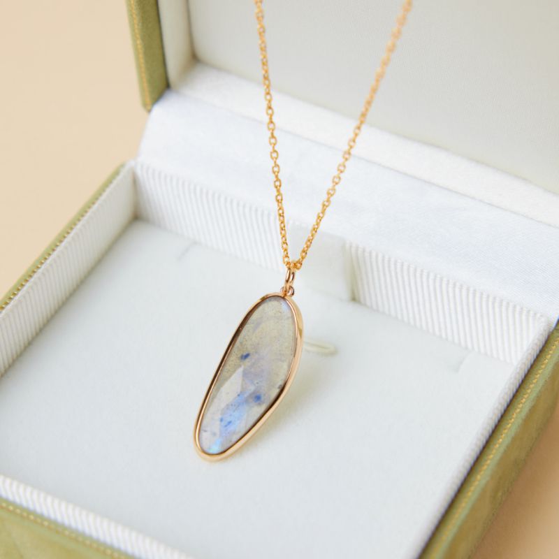Collier Labradorite Élipse Protectrice – Argent Plaqué Or - Biloria