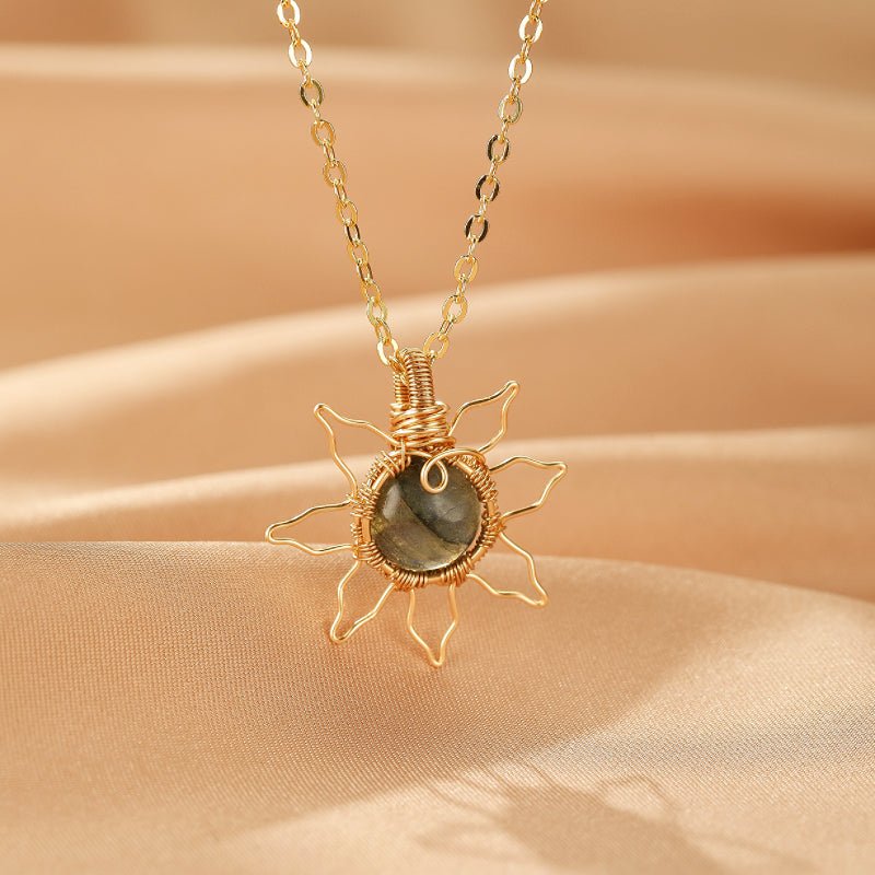 Collier Labradorite Solaire : Force et Intuition Féminines - Biloria