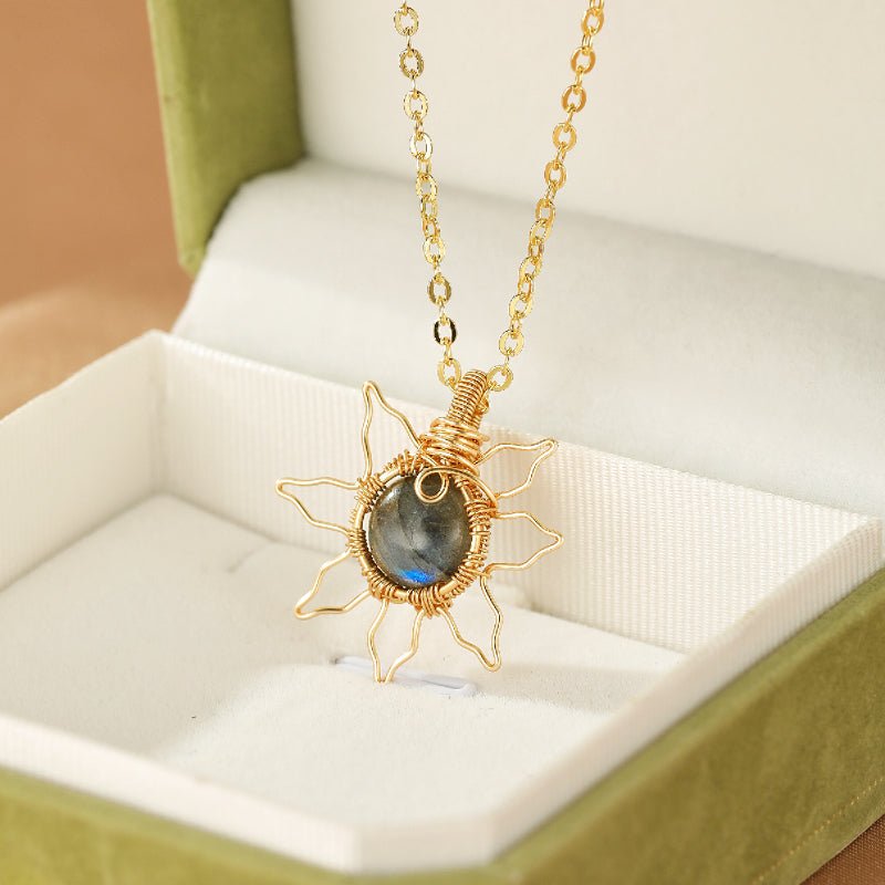 Collier Labradorite Solaire : Force et Intuition Féminines - Biloria