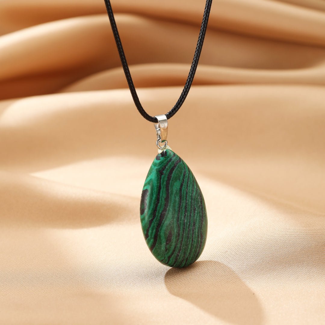 Collier Malachite Goutte - Offrir un Bijou de Transformation - Biloria