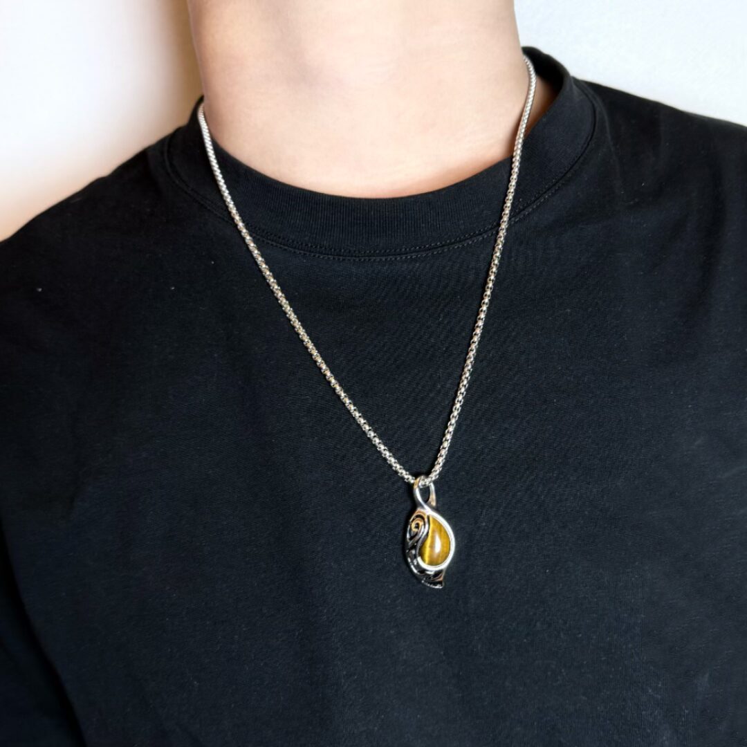 Collier Œil de Tigre – Pierre Protectrice en Acier Titane - Biloria