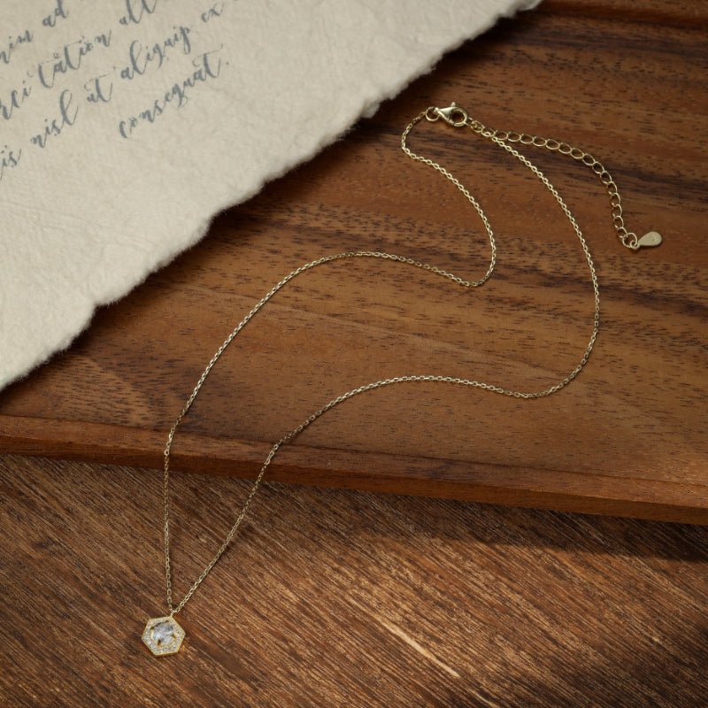 Collier Pierre de Lune Hexagone, Argent Plaqué Or - Biloria