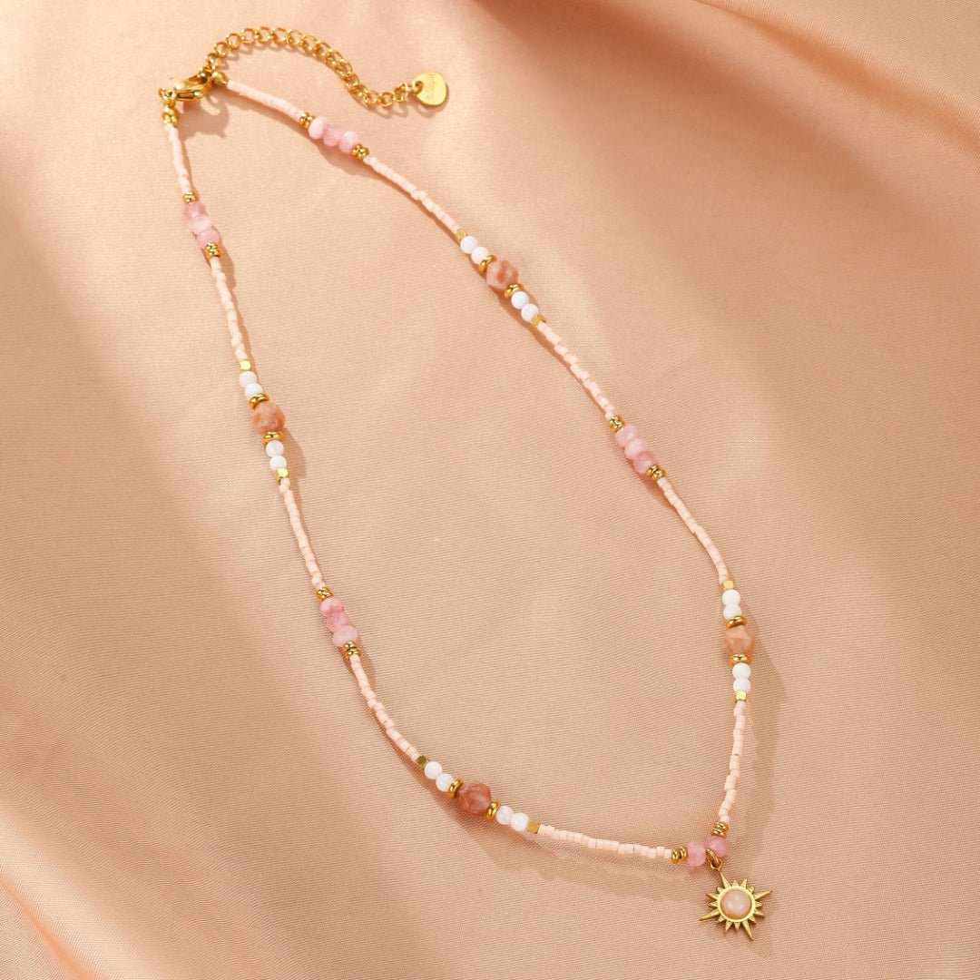 Collier Rhodonite et Cristal Fraise avec Pendentif Soleil - Biloria