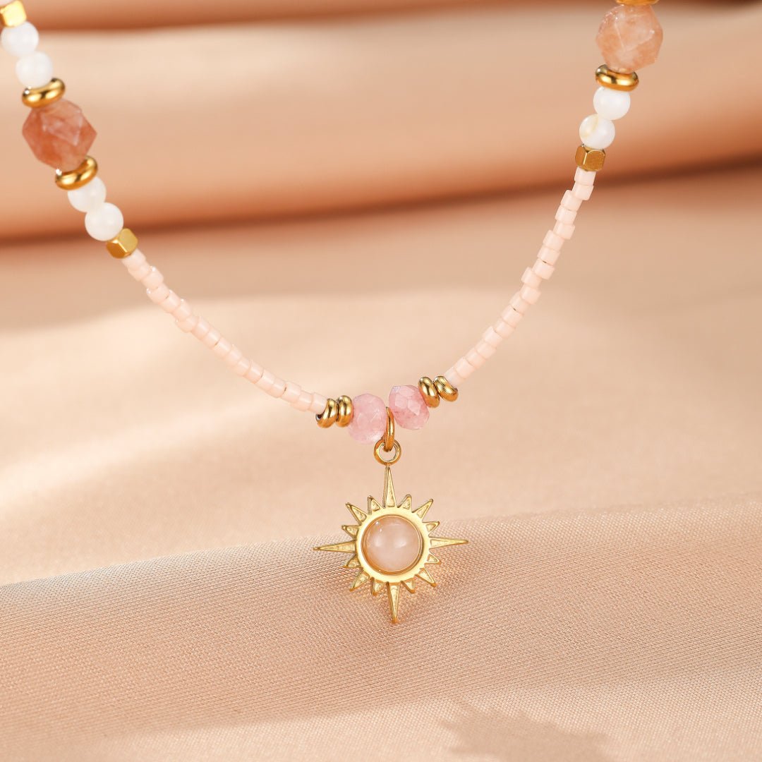 Collier Rhodonite et Cristal Fraise avec Pendentif Soleil - Biloria