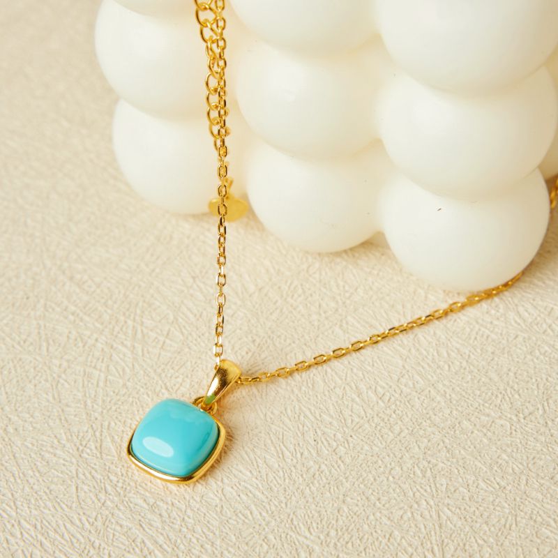 Collier Turquoise Apaisant – Pendentif Carré Argent Plaqué Or - Biloria