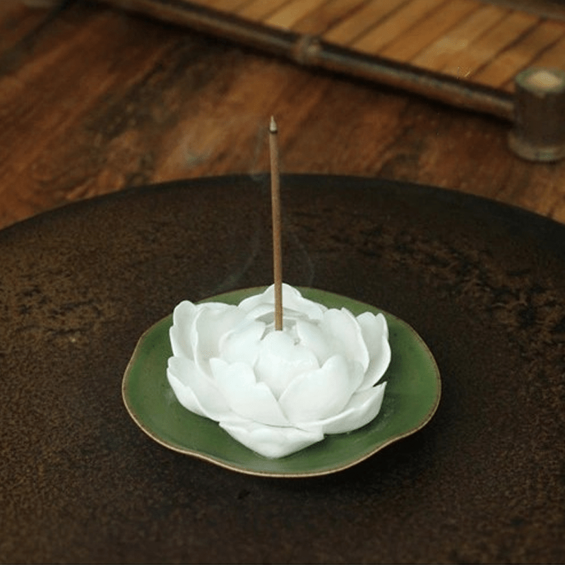 Encensoir Fleur Pivoine en Céramique Vert ou Blanc - Biloria