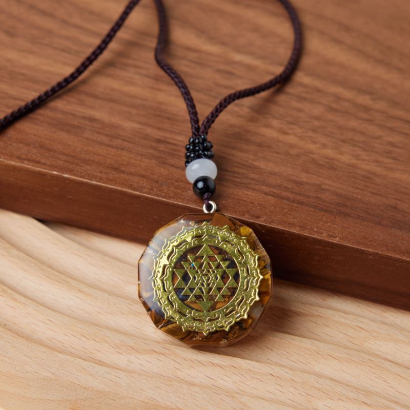Pendentif Orgonite Sri Yantra Œil de Tigre – Protection et Harmonie - Biloria